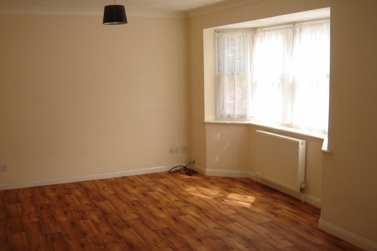 Properties Under Offer in William House 21 Princes Crescent
