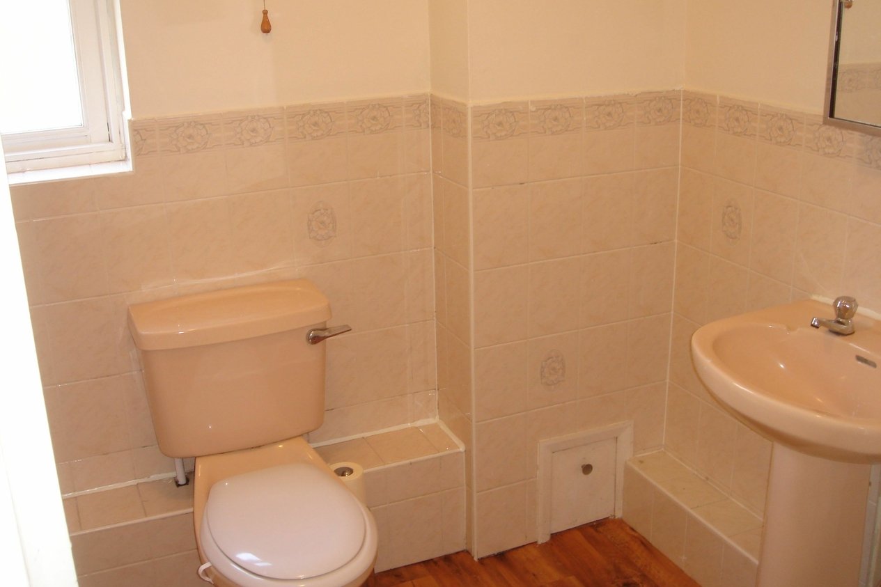 Properties Under Offer in William House 21 Princes Crescent