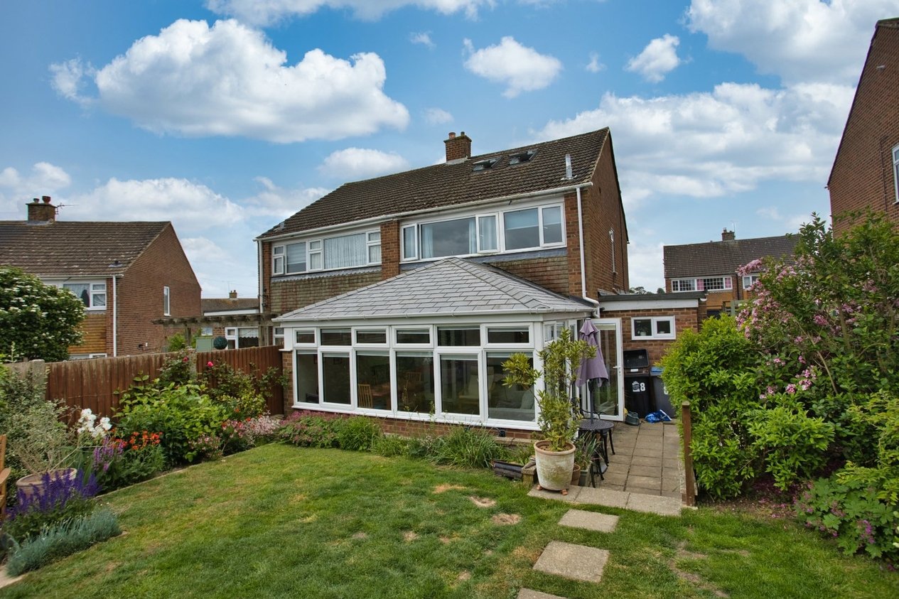 Properties Under Offer in Willow Waye Eythorne