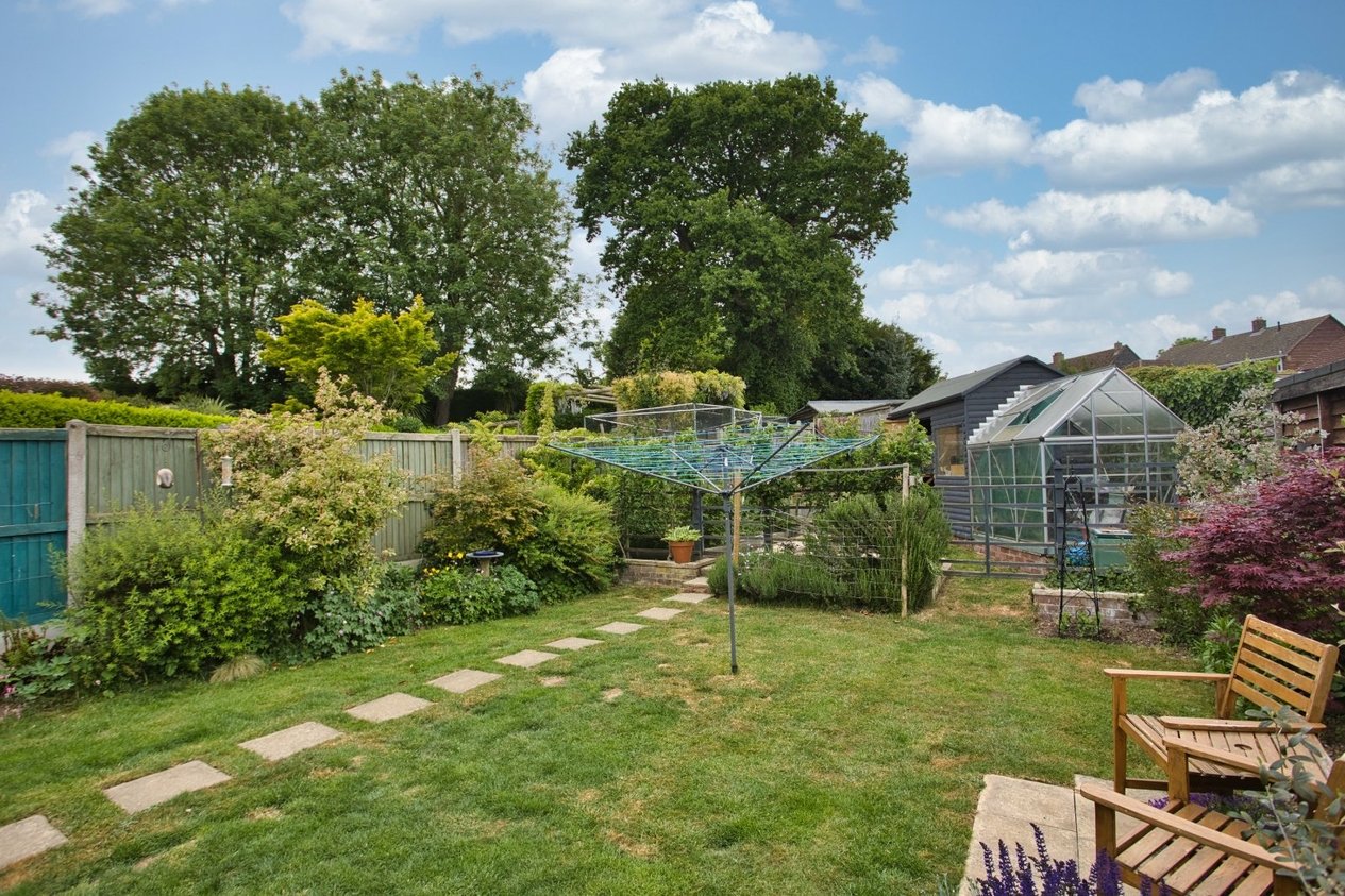 Properties Under Offer in Willow Waye Eythorne