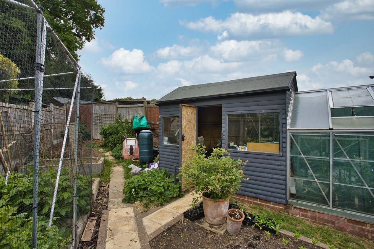 Properties Under Offer in Willow Waye Eythorne
