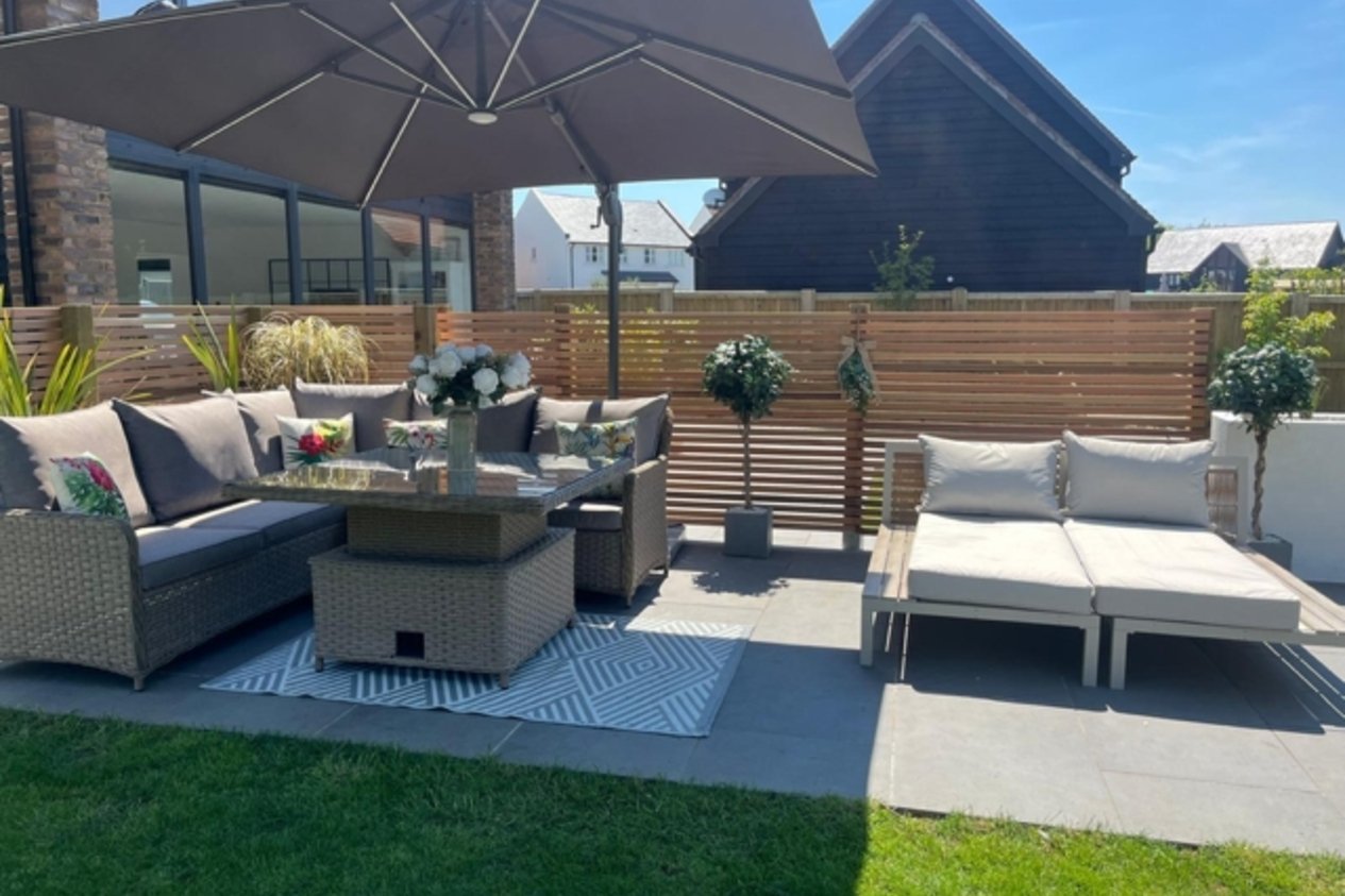 Properties For Sale in Windmill Close Hawkinge