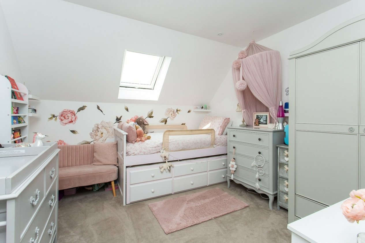 Properties For Sale in Windmill Close Hawkinge