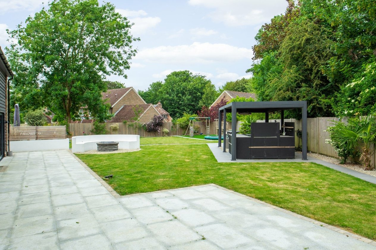 Properties For Sale in Windmill Close Hawkinge