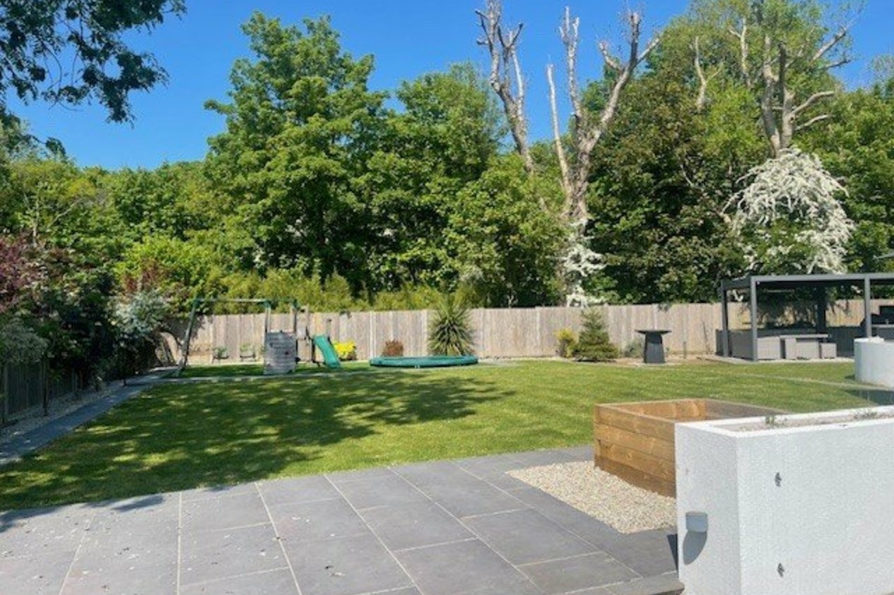 Properties For Sale in Windmill Close Hawkinge