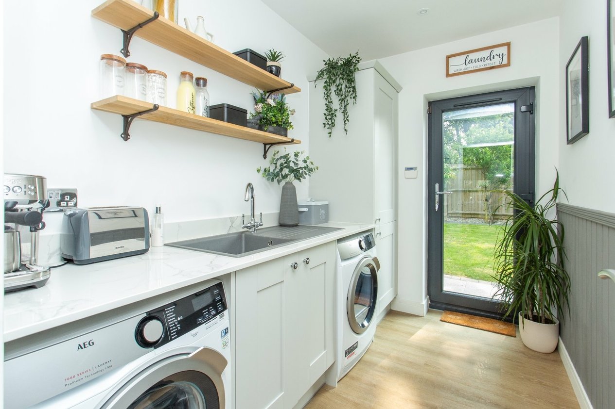 Properties For Sale in Windmill Close Hawkinge