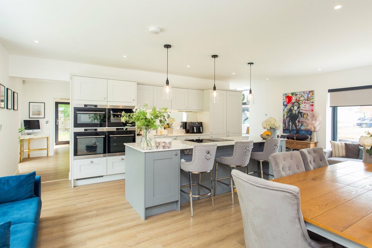 Properties For Sale in Windmill Close Hawkinge