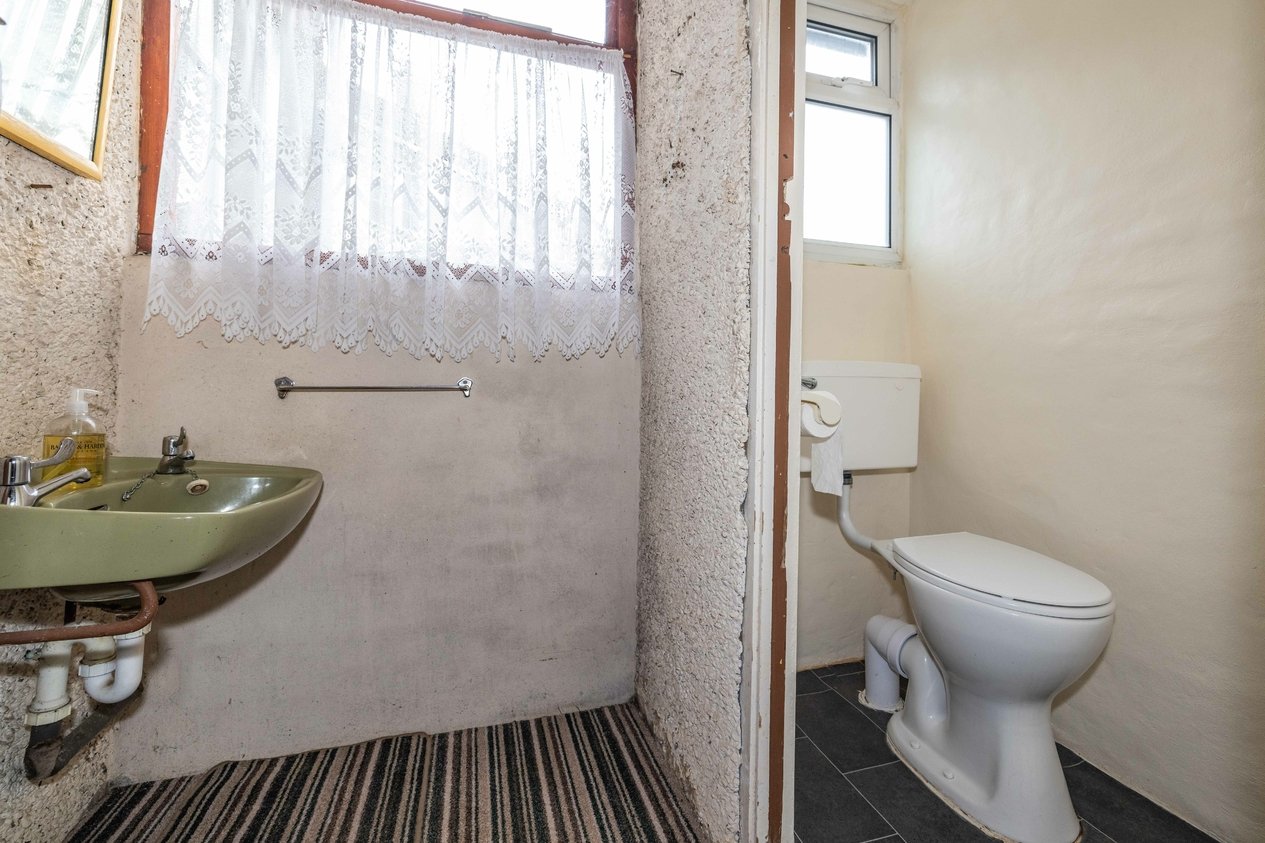 Properties Under Offer in Woodgate Close Faversham