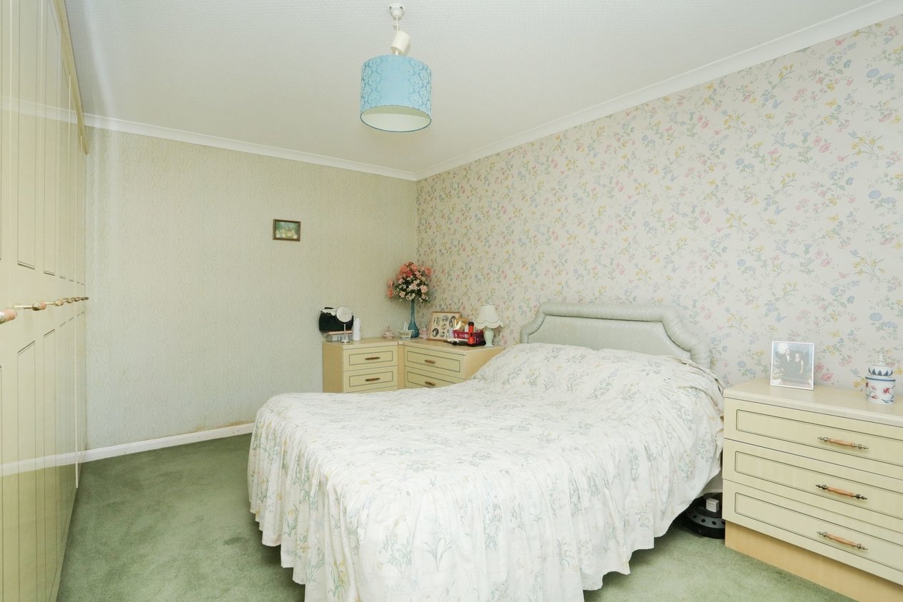 Properties For Sale in Woodland Way  Broadstairs