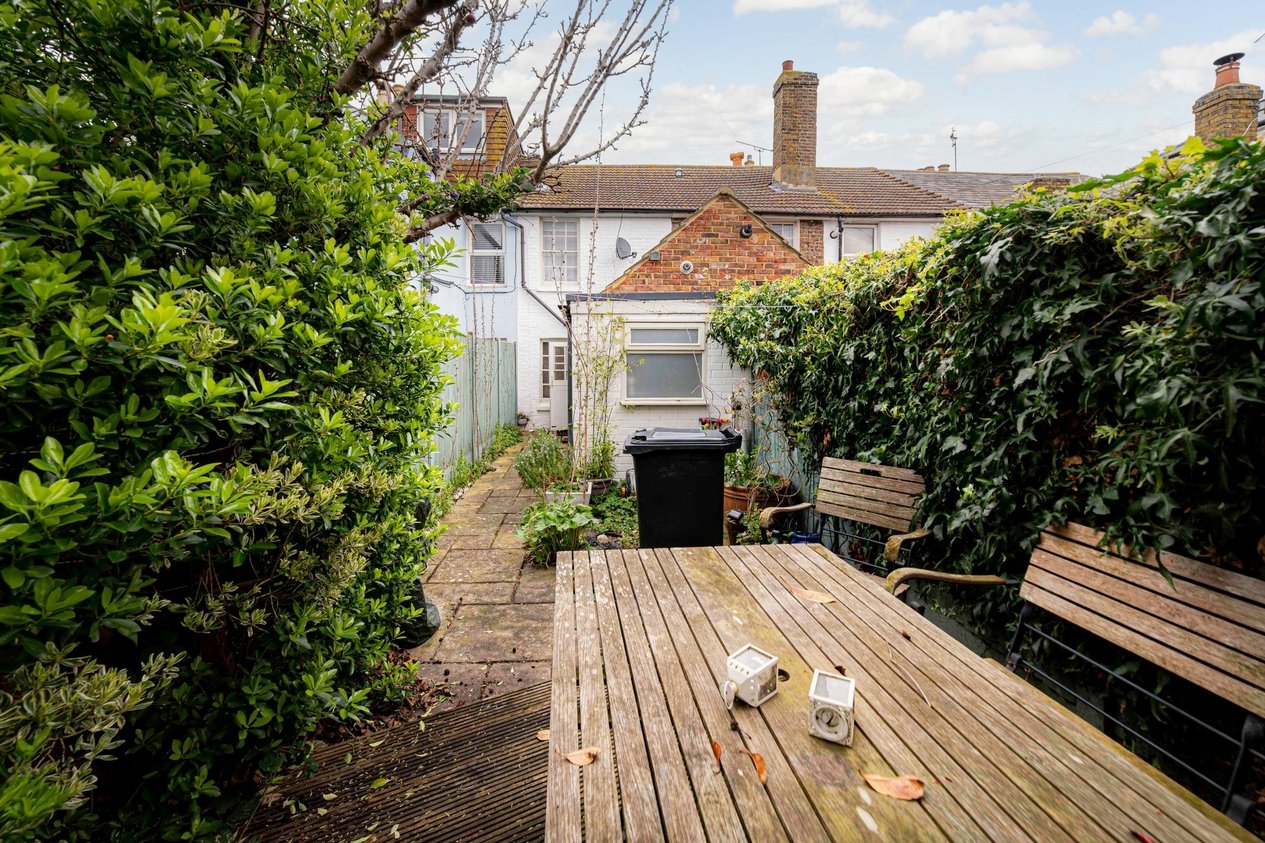 Properties For Sale in Woodlawn Street  Whitstable