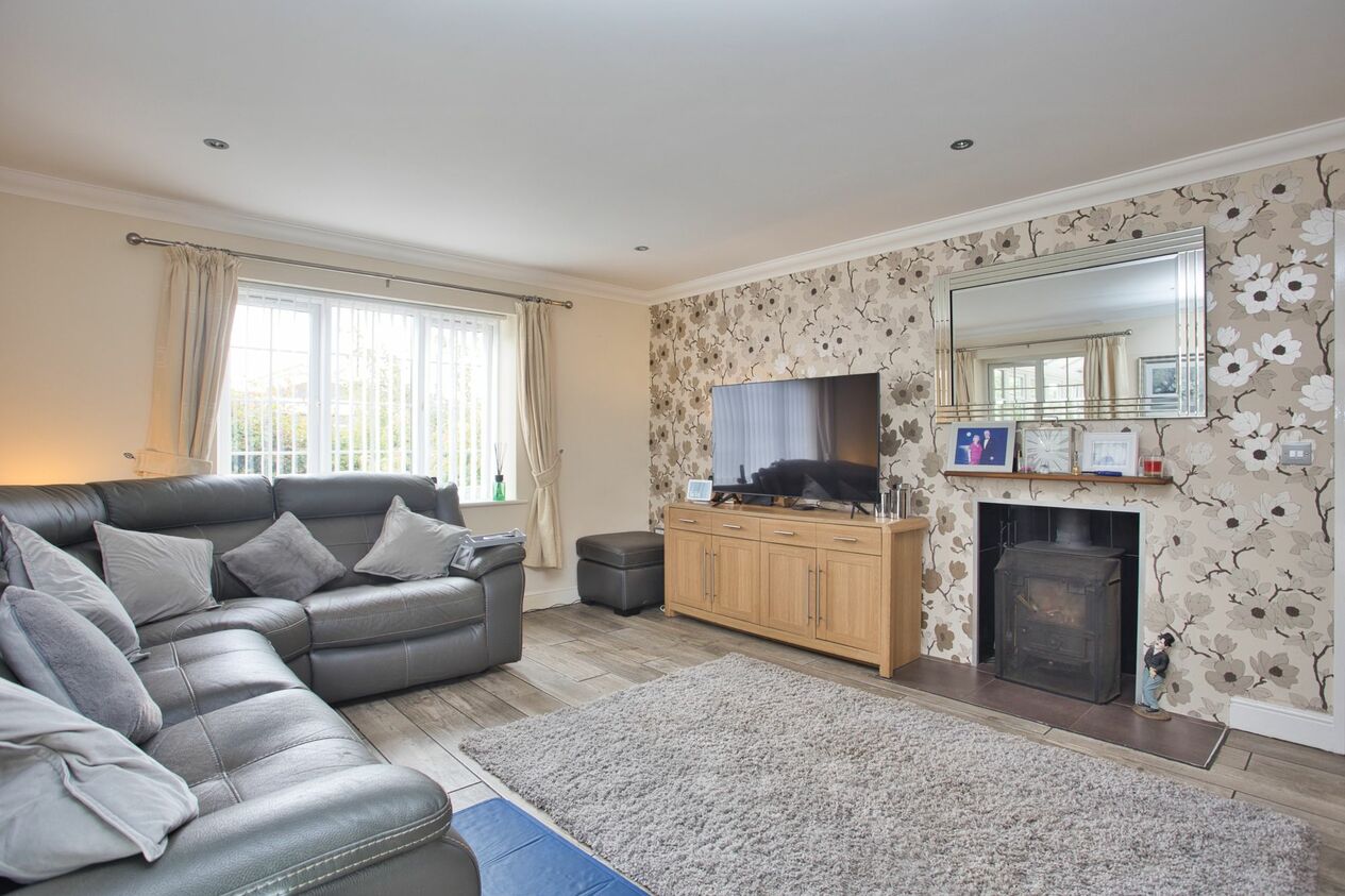 Properties For Sale in Woodlees Close  Sellindge