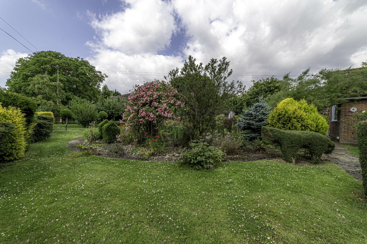 Properties Under Offer in Woolage Green Canterbury