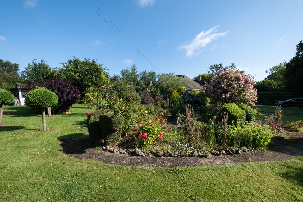 Properties Under Offer in Woolage Green Canterbury