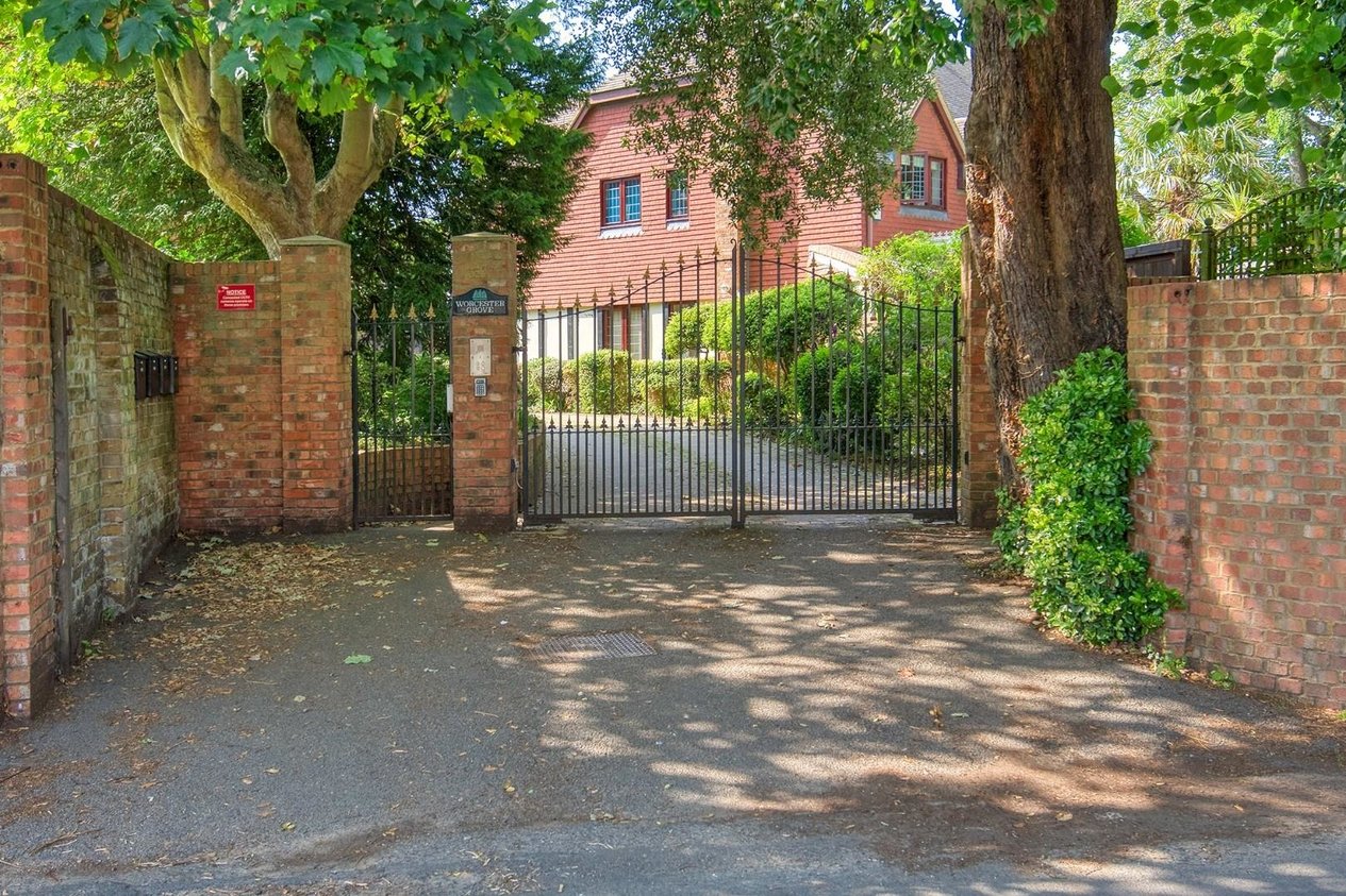 Properties For Sale in Worcester Grove Callis Court Road