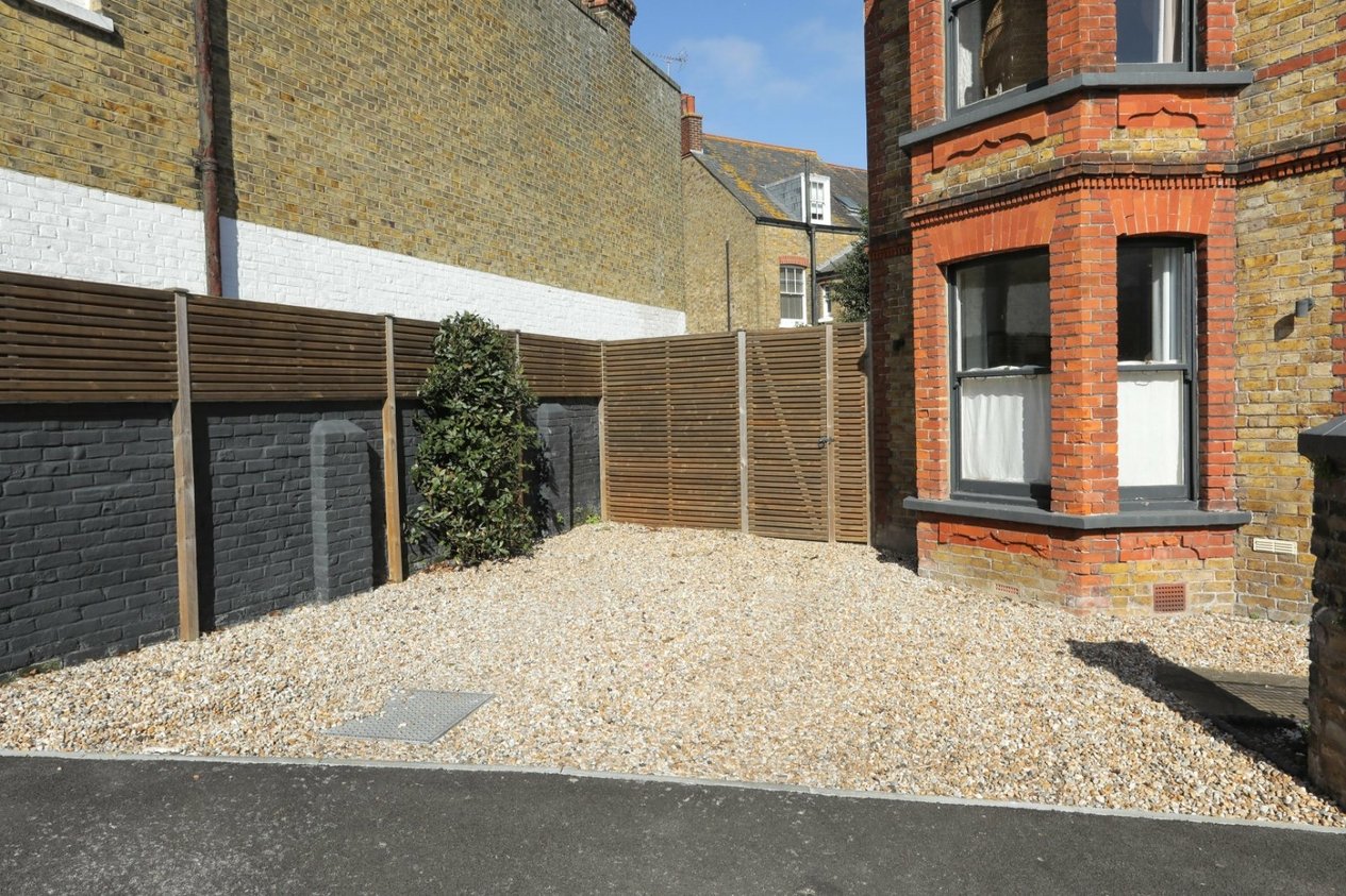 Properties For Sale in Wrotham Road Broadstairs