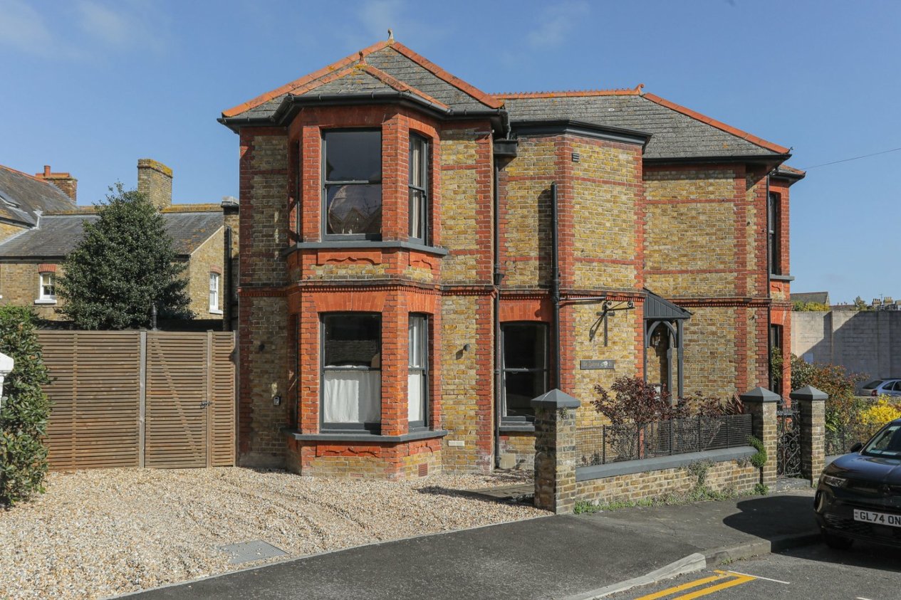 Properties For Sale in Wrotham Road Broadstairs