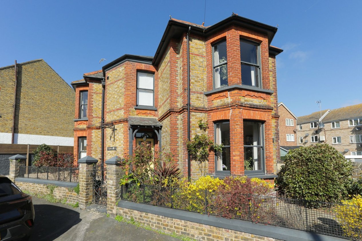 Properties For Sale in Wrotham Road Broadstairs