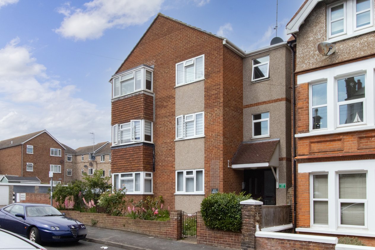 Properties For Sale in Wrotham Road Broadstairs