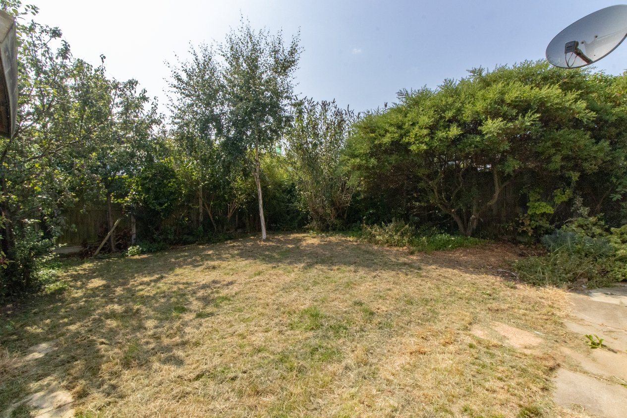 Properties Under Offer in Yardhurst Gardens Margate