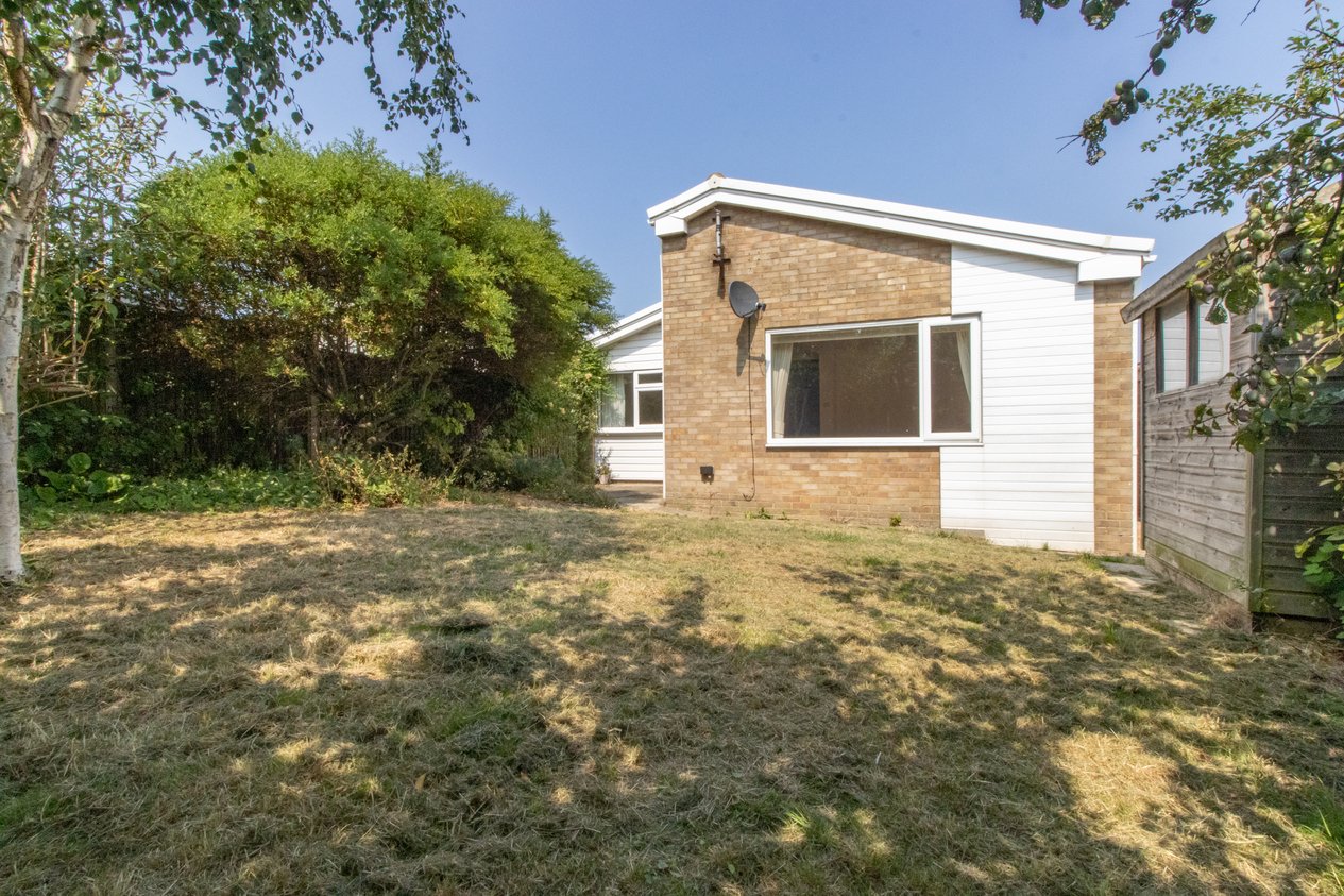 Properties Under Offer in Yardhurst Gardens Margate