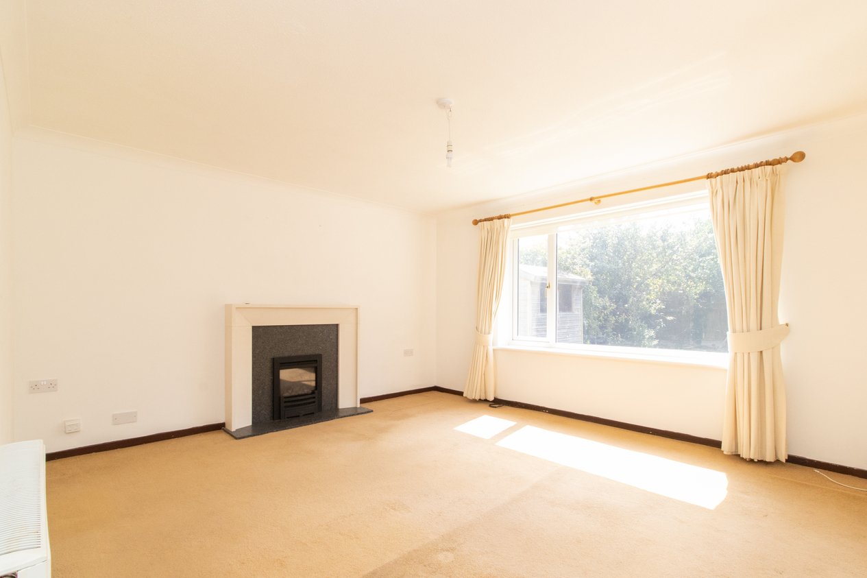 Properties Under Offer in Yardhurst Gardens Margate