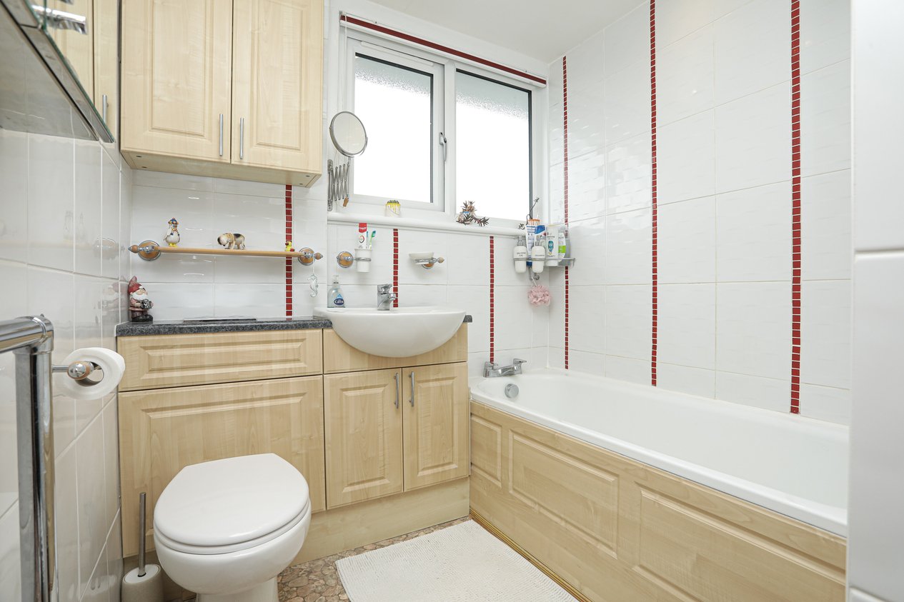 Properties Under Offer in Yew Tree Gardens Birchington