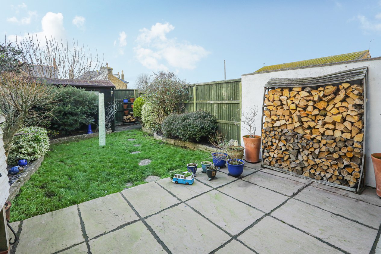Properties Under Offer in Yew Tree Gardens Birchington