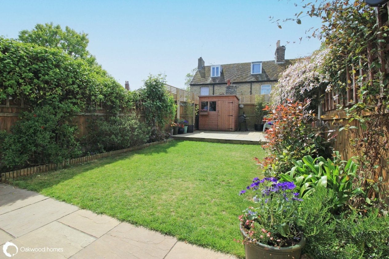 Properties For Sale in Yew Tree Gardens 