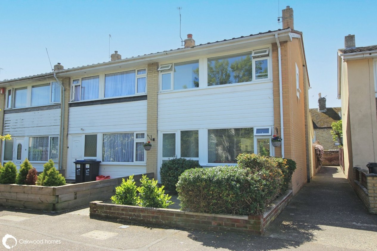 Properties For Sale in Yew Tree Gardens 