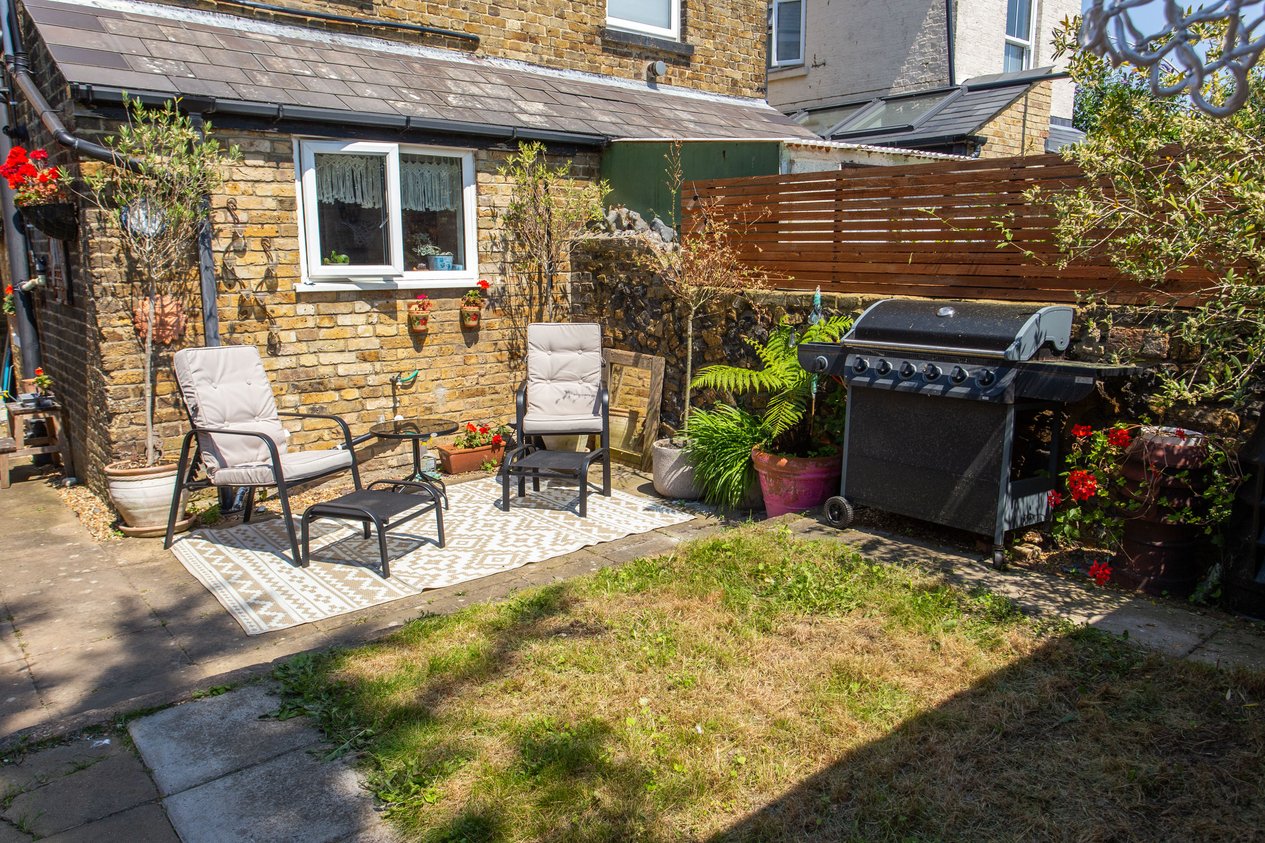 Properties Under Offer in York Terrace Birchington