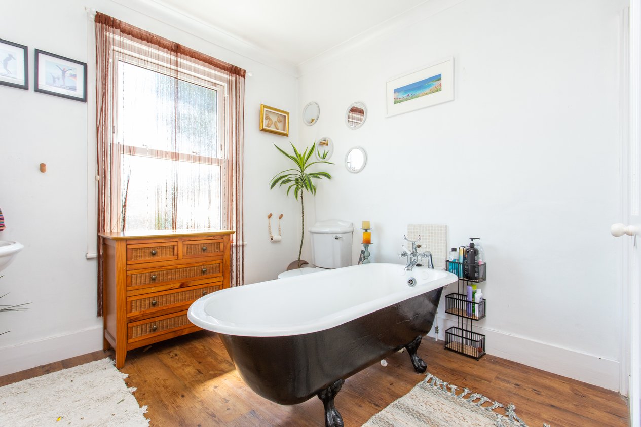 Properties Under Offer in York Terrace Birchington