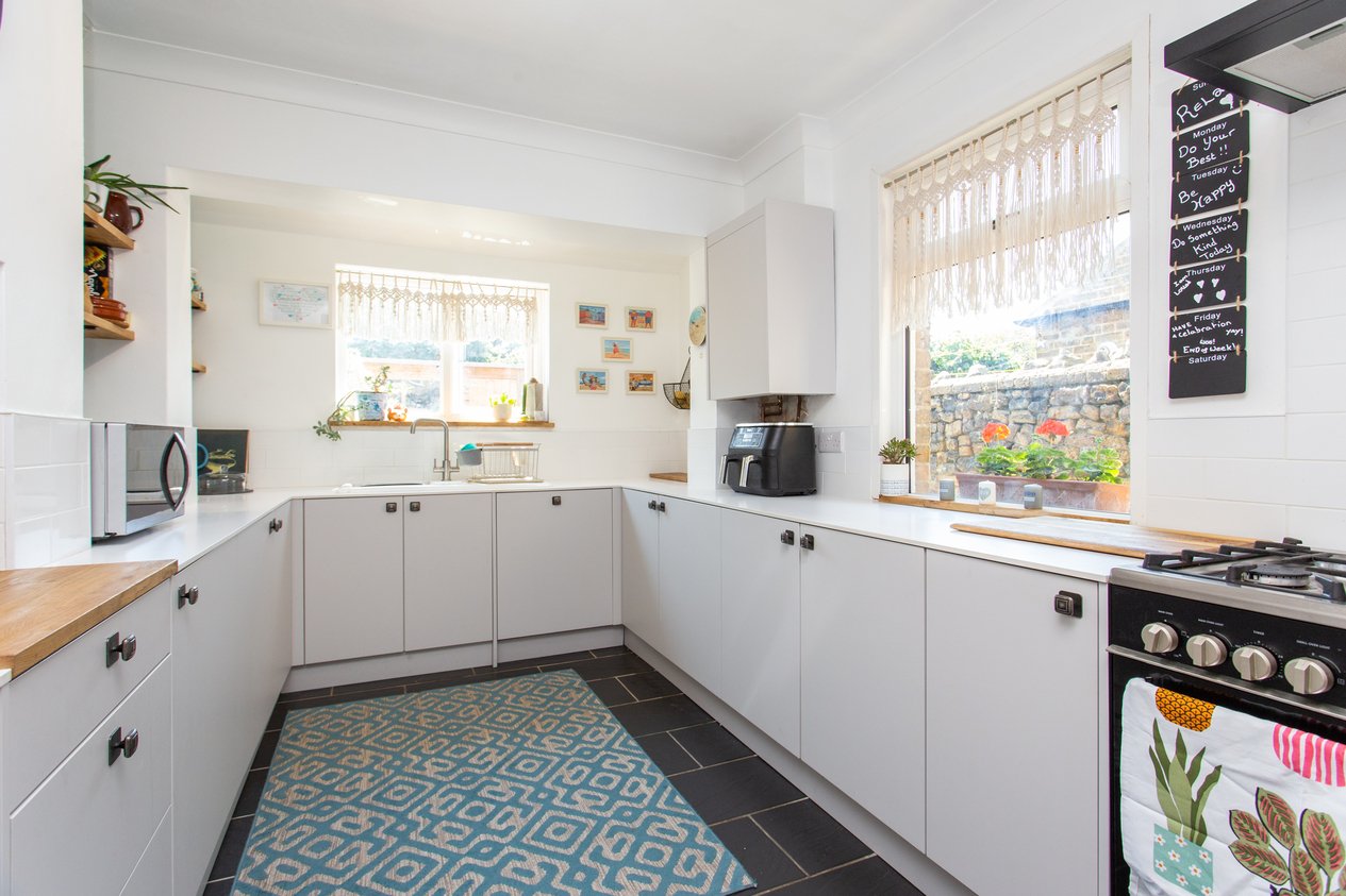 Properties Under Offer in York Terrace Birchington