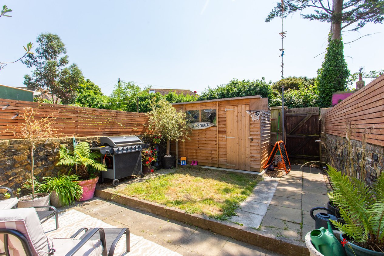 Properties Under Offer in York Terrace Birchington