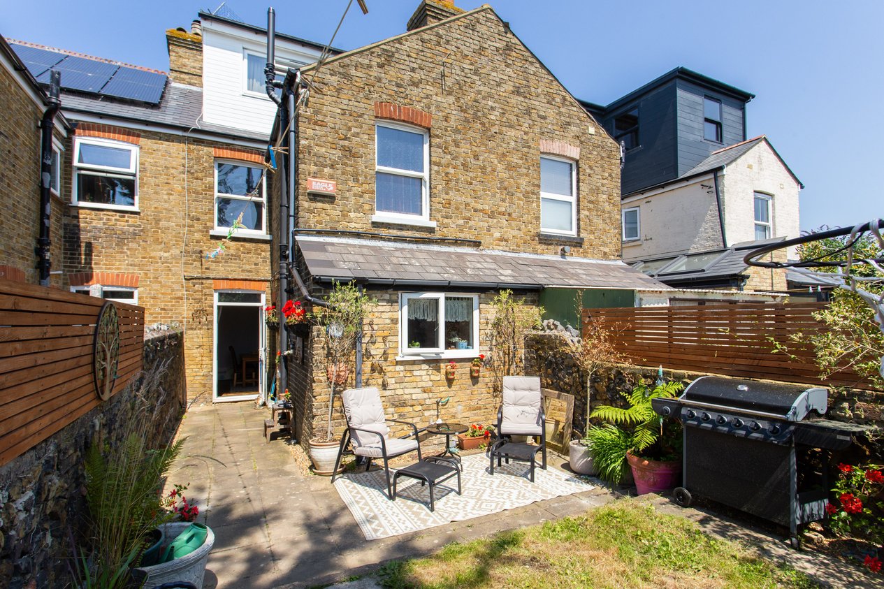 Properties Under Offer in York Terrace Birchington