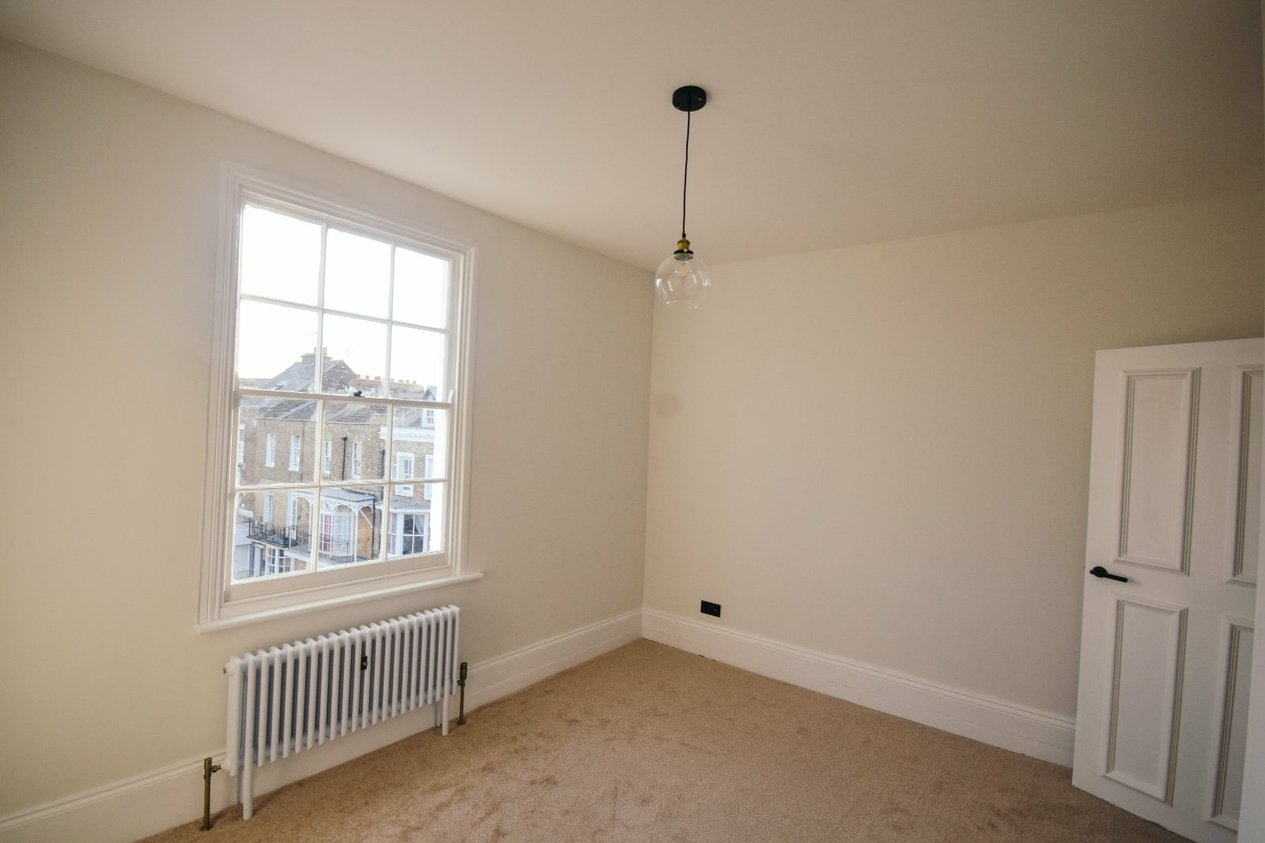 Properties To Let in 1 Augusta Road Ramsgate