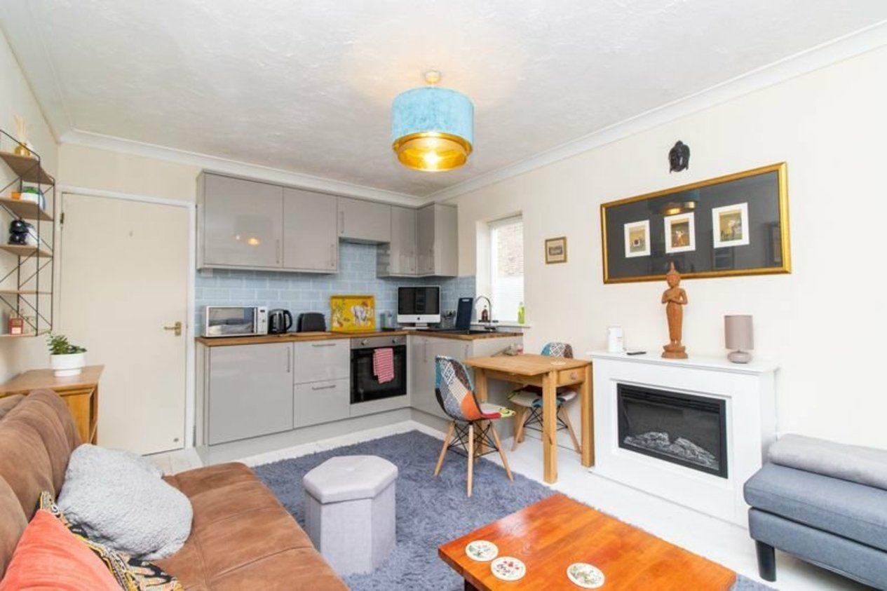 Properties To Let in 26 Gordon Road Cliftonville