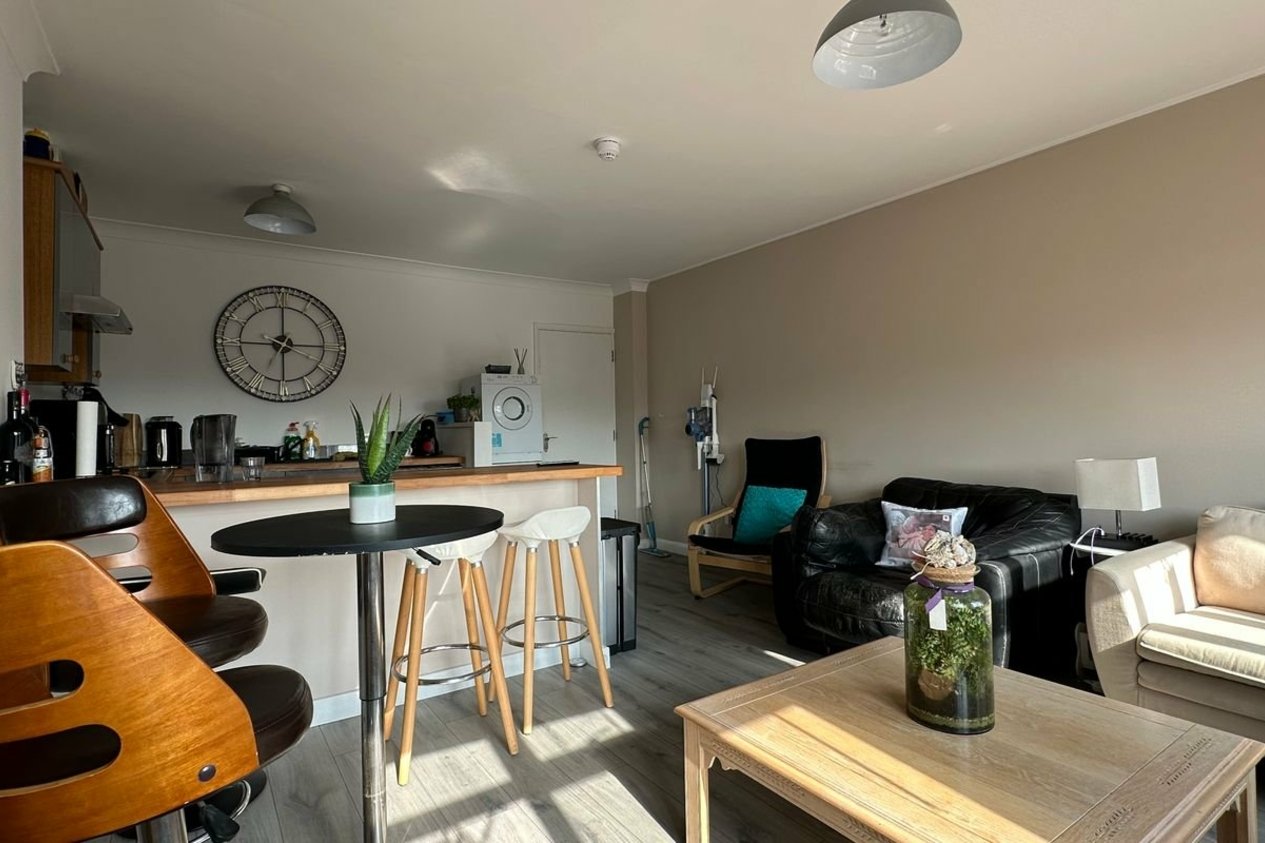 Properties Under Offer in 30 High Street Broadstairs