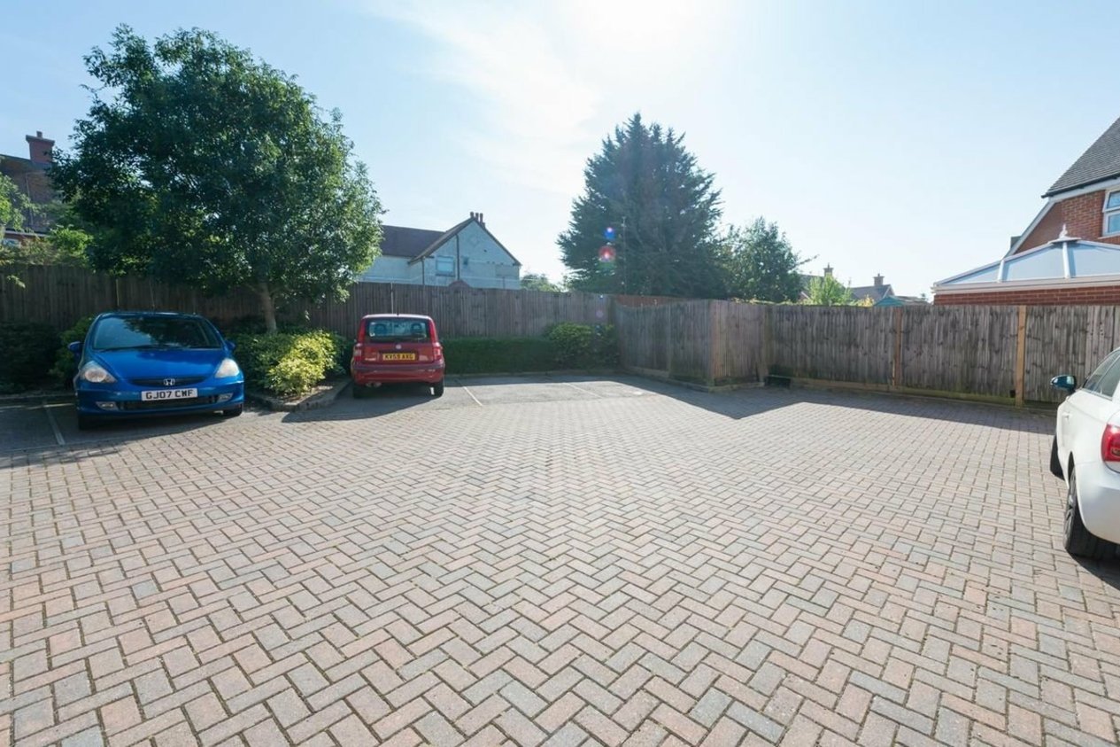 Properties Let in 32 Cheney Road Minster