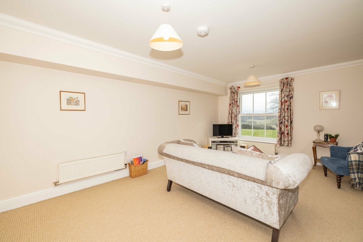 Properties Let Agreed in Ainsley Way Canterbury