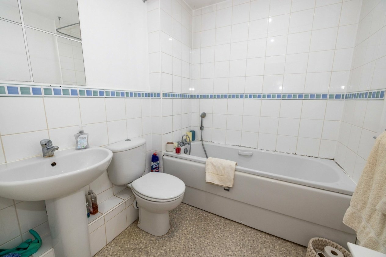 Properties Let Agreed in Ainsley Way Canterbury