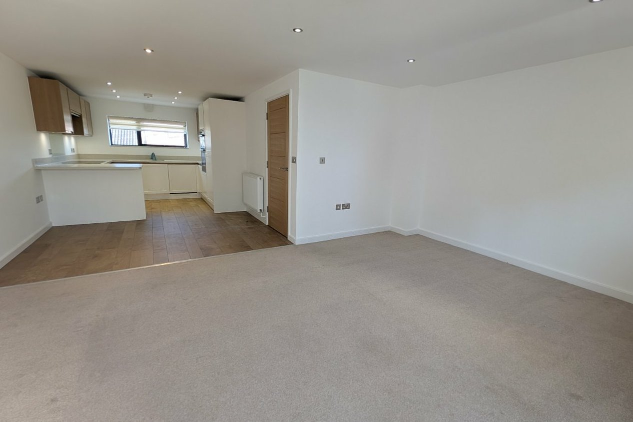Properties Let in Bay Side Range Road