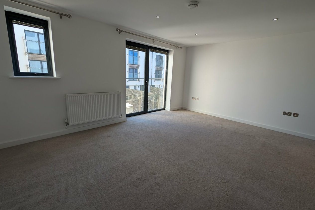 Properties Let in Bay Side Range Road