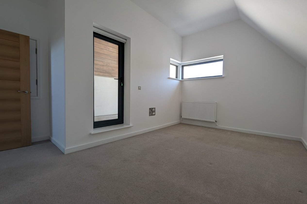 Properties Let in Bay Side Range Road