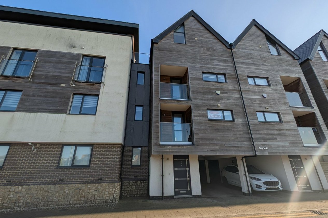 Properties Let in Bay Side Range Road