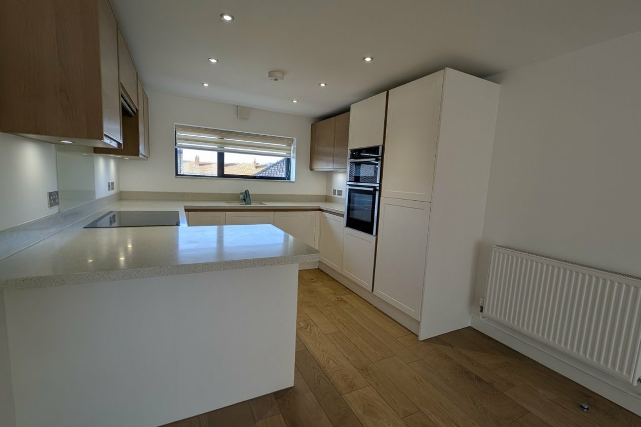 Properties Let in Bay Side Range Road