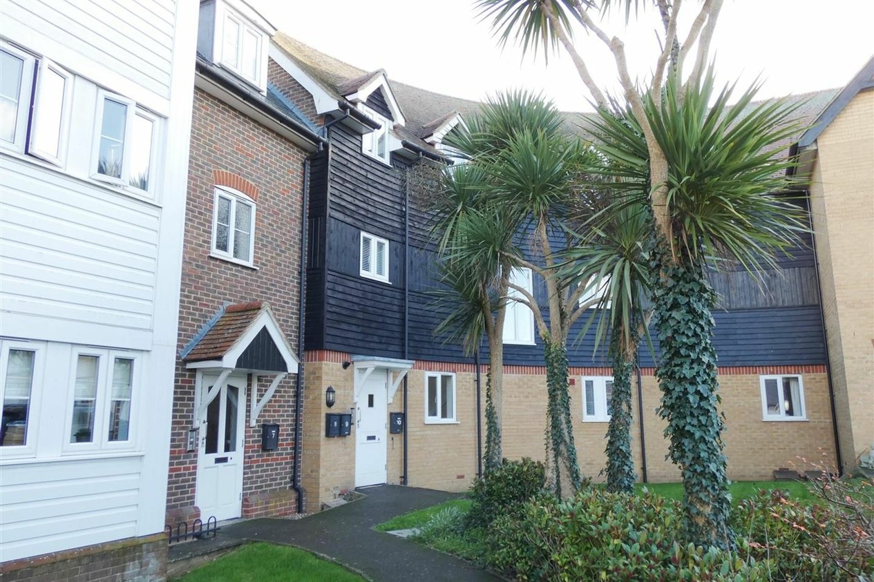 Properties To Let in Bluefield Mews  Whitstable