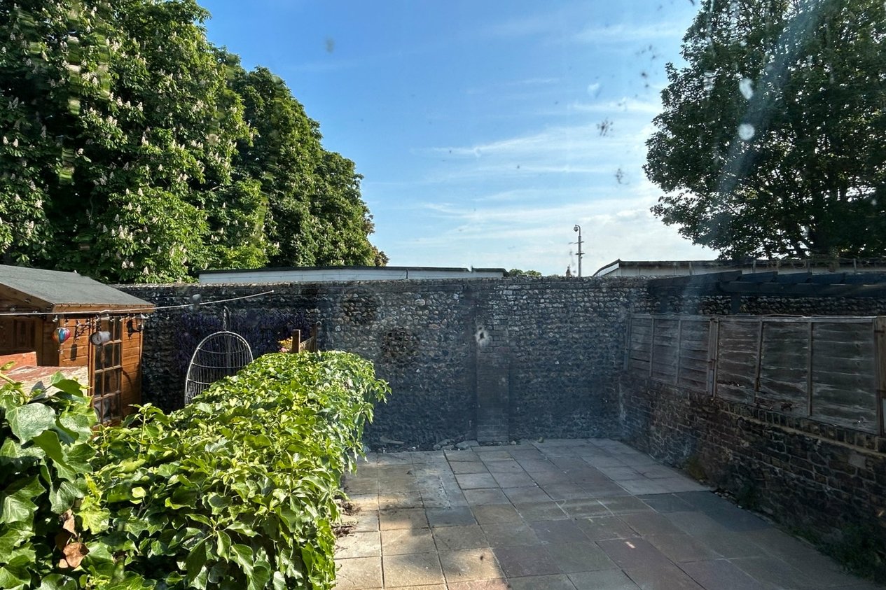 Properties Under Offer in Boundary Road Ramsgate
