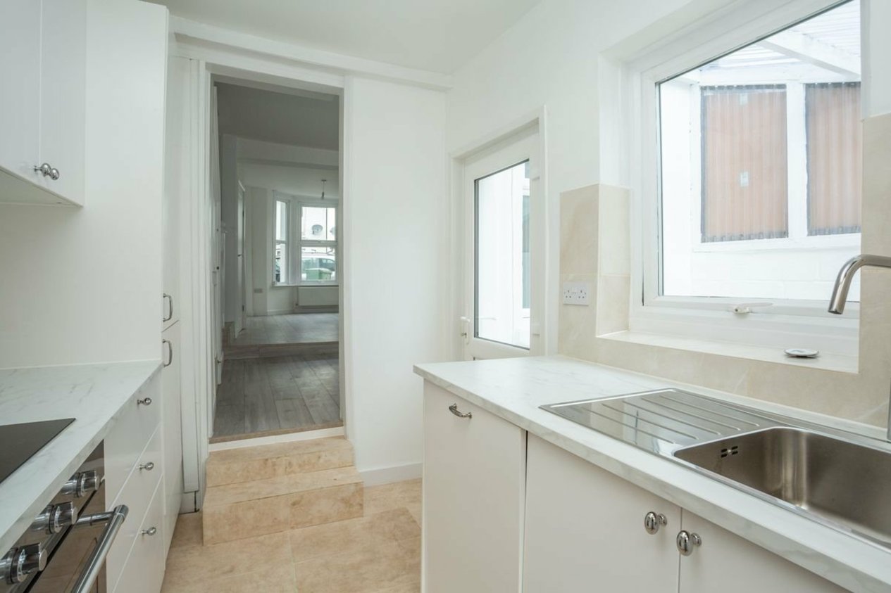 Properties To Let in Bradstone New Road Folkestone