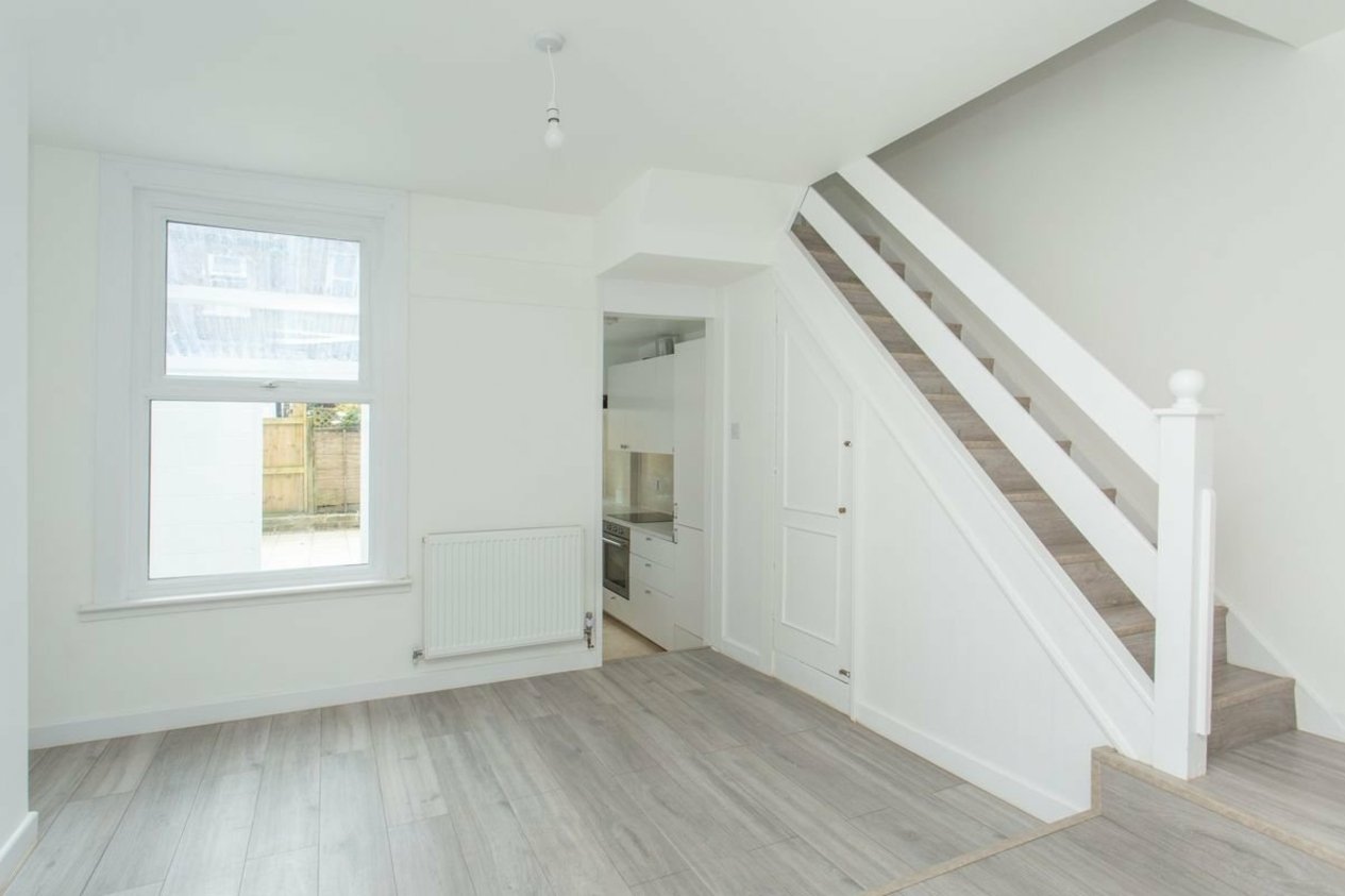 Properties To Let in Bradstone New Road Folkestone