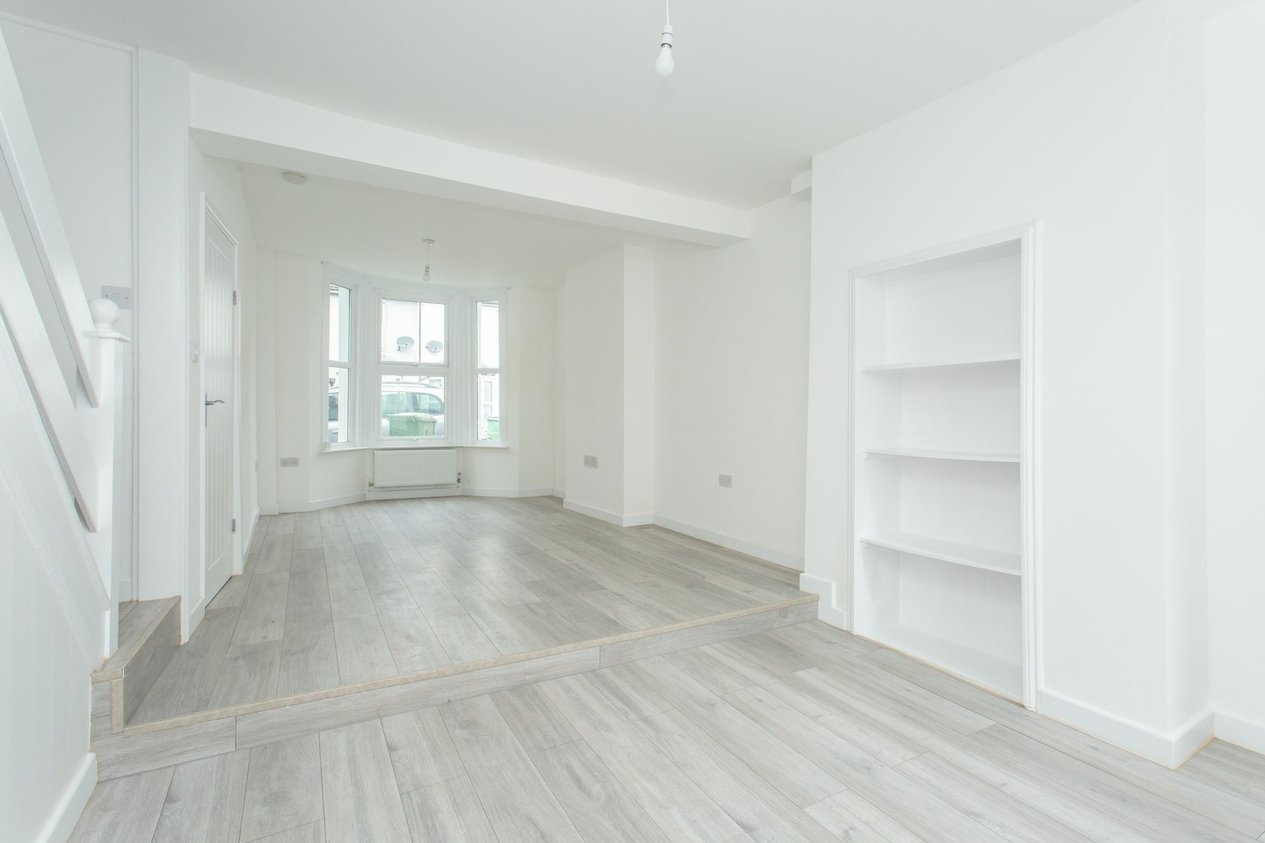 Properties To Let in Bradstone New Road  Folkestone